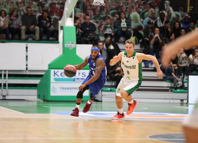 J.L.Threattas atvyksta į Pasvalį (FIBA Europe nuotr.)