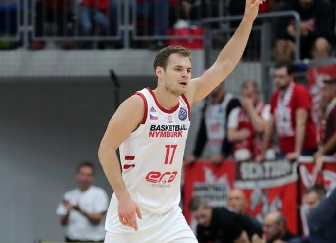 J.Bohačikas išlaiko galingą žaidimą (FIBA nuotr.)