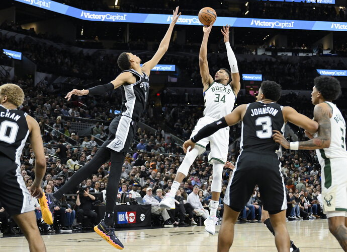 G.Antetokounmpo sumetė 44 taškus (Scanpix nuotr.)