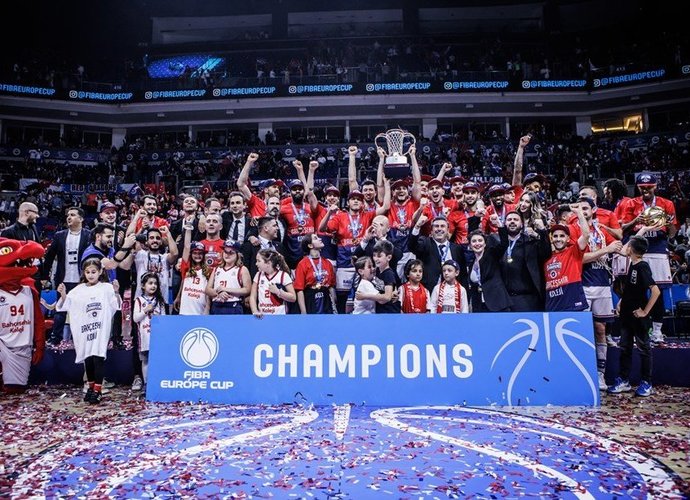 Turkijos klubas iškovojo taurę (FIBA Europe nuotr.)