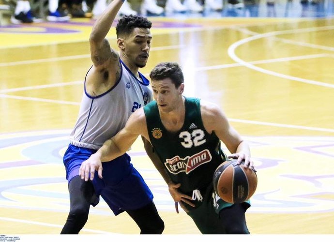J.Fredette'as pelnė 24 taškus