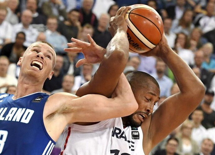 B.Diaw yra trečias pagal atkovotus kamuolius (Scanpix nuotr.)