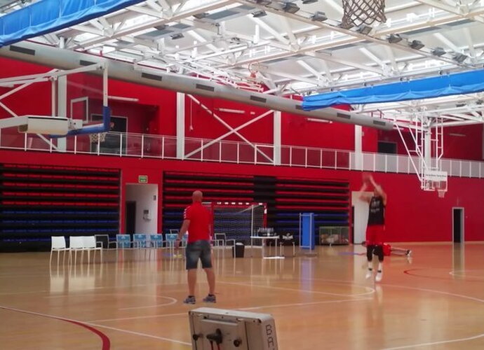T.Sedekerskis smeigė vieną tritaškį po kito (FIBA Europe nuotr.)