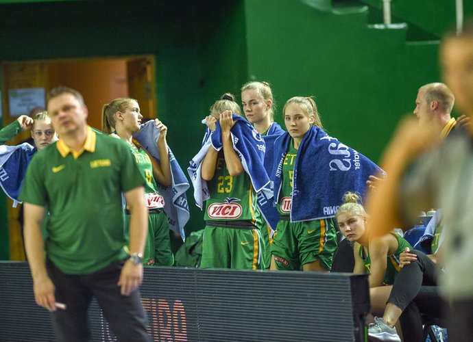 Šešiolikmetės baigė kovą dėl titulo (Fotodiena.lt)