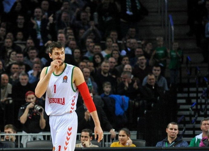 A.Bargnani vėl pajuto kairės blauzdos skausmus (Fotodiena.lt)