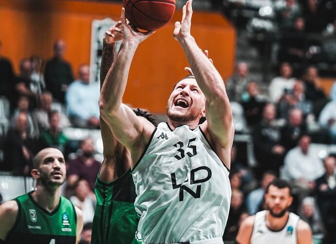 R.Gustys taškų nepelnė