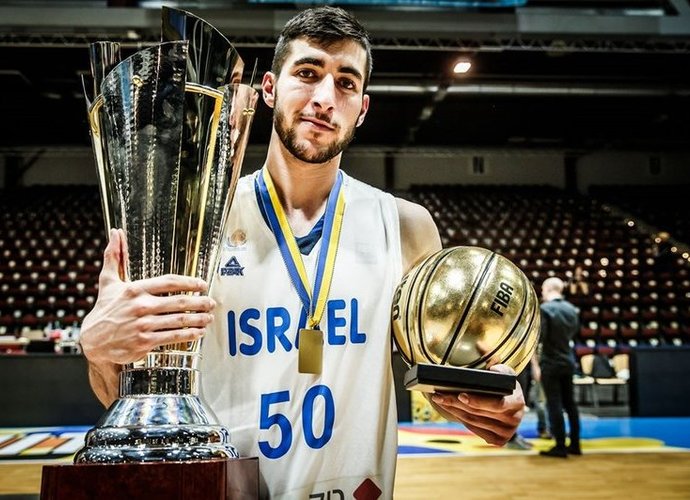 Y.Zoosmanas lieka Tel Avive (FIBA Europe nuotr.)