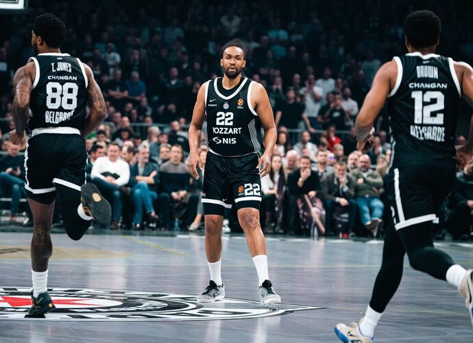 J.Parkeris liko be darbo