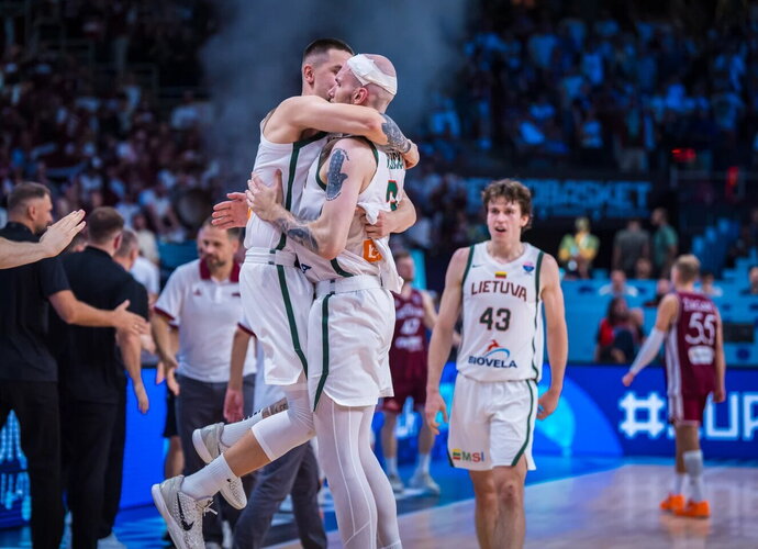 A.Velička ir M.Normantas triumfuoja (FIBA nuotr.)
