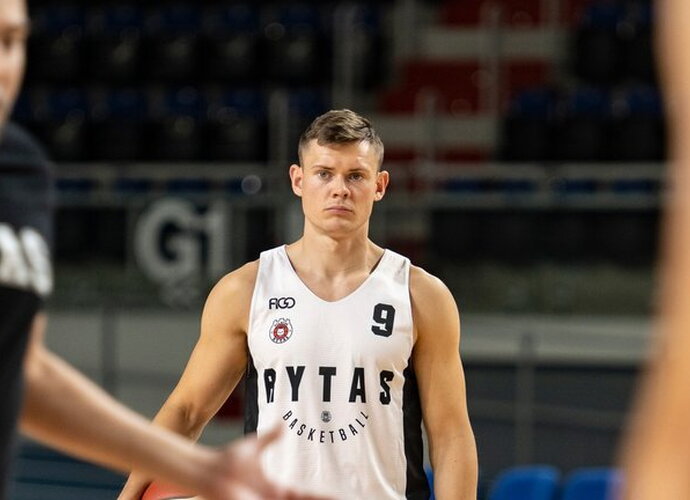 E.Fridrikssonas pluša „Ryto“ treniruotėse (Klubo nuotr.)