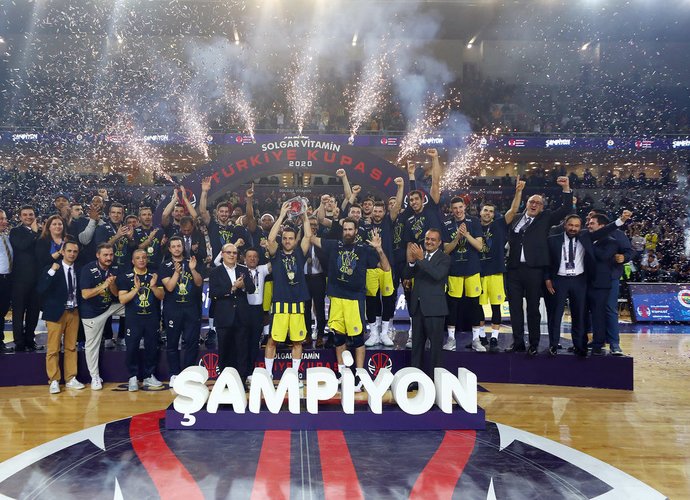 „Fenerbahče“ pelnė pirmąjį sezono trofėjų