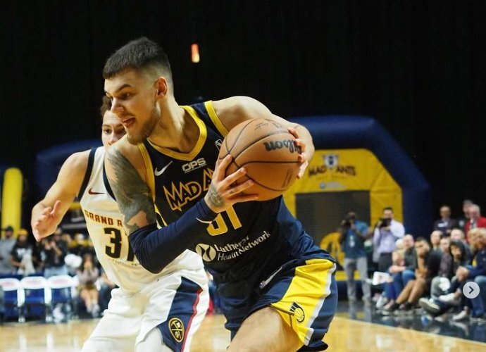 D.Sirvydis surinko 13 taškų