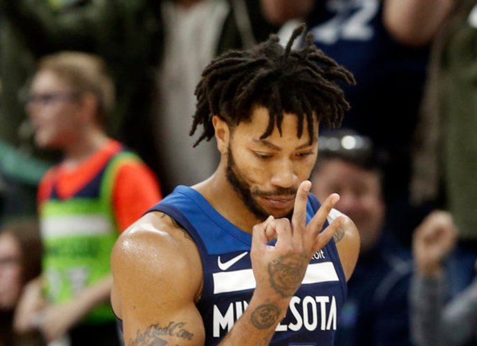 D.Rose'as bombardavo varžovus tritaškiais (Scanpix nuotr.)