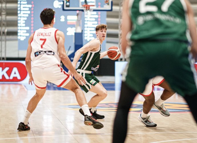 K.Jakučionis su komanda laimėjo pirmąsyk (FIBA nuotr.)