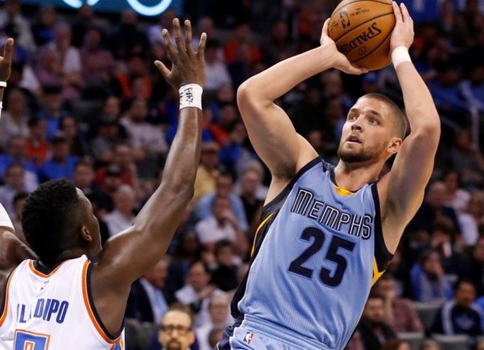 „Grizzlies“ tikisi tuo pačiu iškeisti ir Ch.Parsonsą (Scanpix nuotr.)
