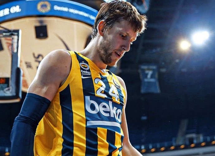 J.Vesely traumą patyrė mače su Barselonos klubu