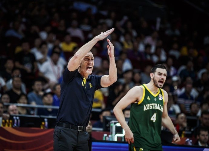 A.Lemanis palieka postą (FIBA nuotr.)