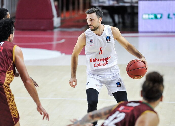 I.Akpinaras persikėlė į „Fenerbahče“ (Euroleague.net)