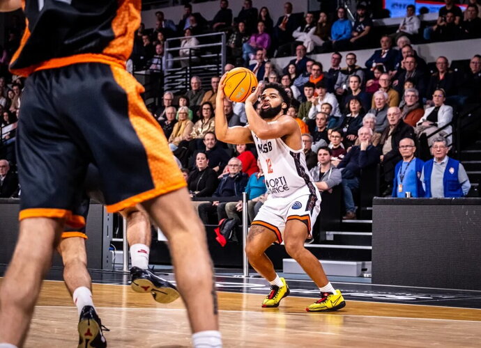 T.Hudginsas gali keltis į Paryžiaus klubą (FIBA nuotr.)