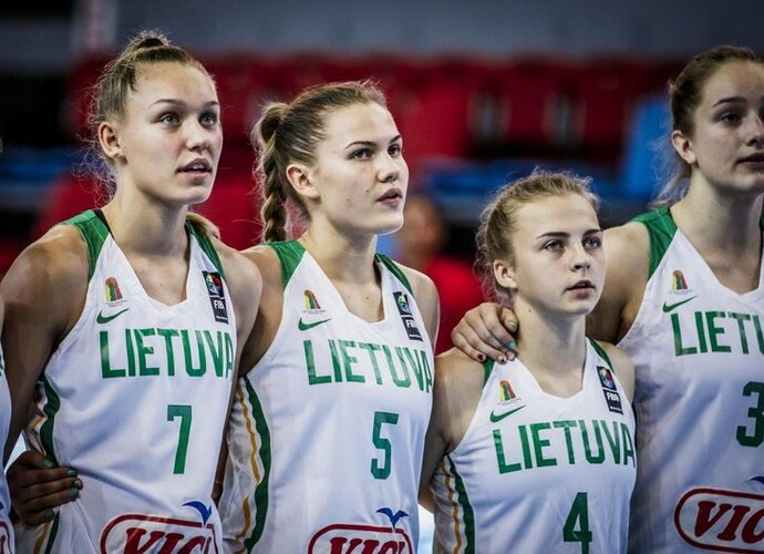 Dvidešimtmetės laimėjo dar vieną mačą (FIBA nuotr.)