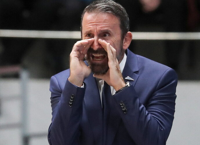 J.Plaza rungtynes baigė anksčiau laiko (Scanpix nuotr.)