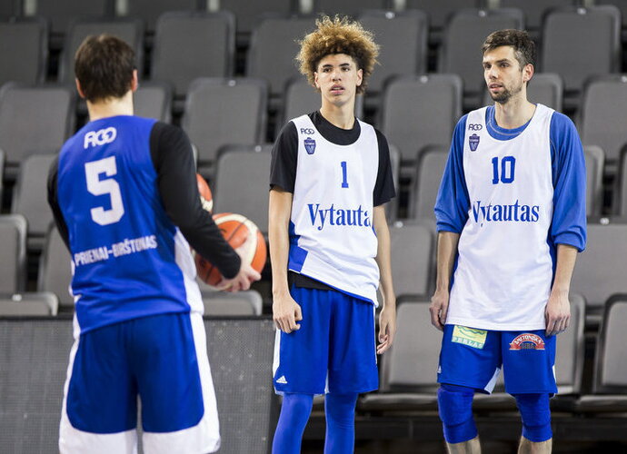 Brolių Ballų atvykimas apvertė Prienų gyvenimą aukštyn kojomis (www.kavolelis.lt)