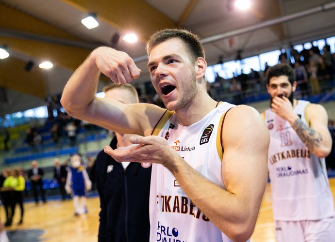 Panevėžiečiai kviečia „Lietkabelio“ košės (BNS nuotr.)