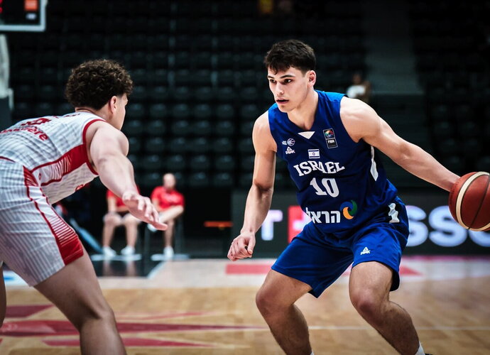 O.Mayeris per du turus sužaidė tik vieną mačą (FIBA nuotr.)