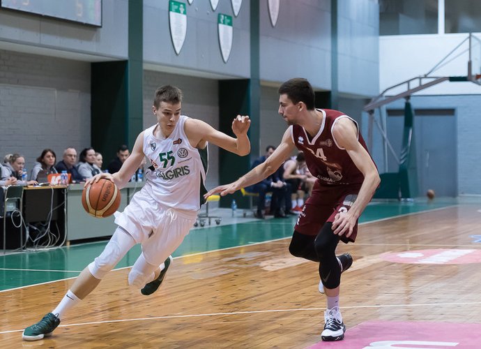 M.Kancleris kels sparnus už Atlanto (Dainius Lukšta, NKL)