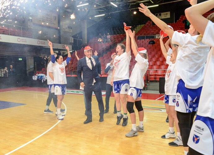 Praėjusiame sezone LMKL triumfavusios Kauno rajono „Hoptrans-Sirenos“ dingo iš krepšinio žemėlapio (Fotodiena.lt)