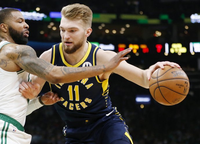 D.Sabonis reitingu pavijo J.Valančiūną (Scanpix nuotr.)