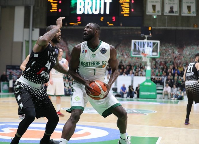 D.Treadwellas atvyksta į Prienus (FIBA nuotr.)