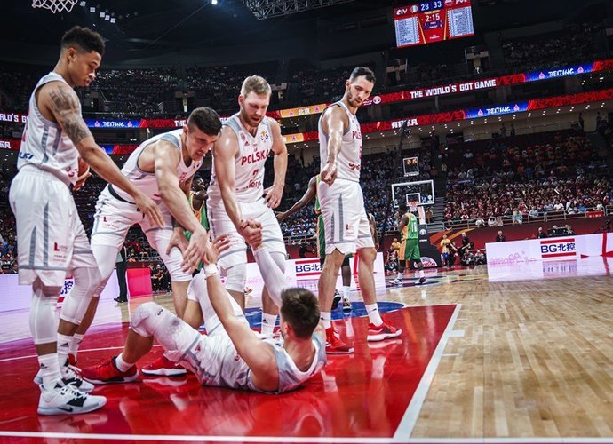 Lenkija žygiuoja be pralaimėjimų (FIBA nuotr.)