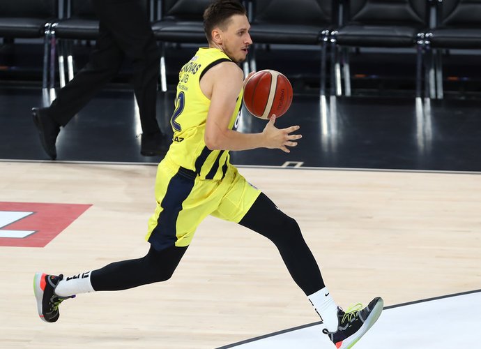 E.Ulanovas pirmą kartą išbando legionieriaus kelią