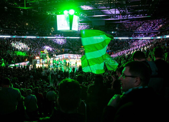 „Žalgirį“ palaikys sausakimša arena (BNS nuotr.)