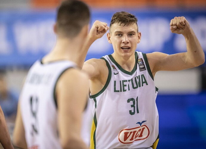 R.Jokubaitis pataikė itin svarbius baudų metimus (FIBA nuotr.)
