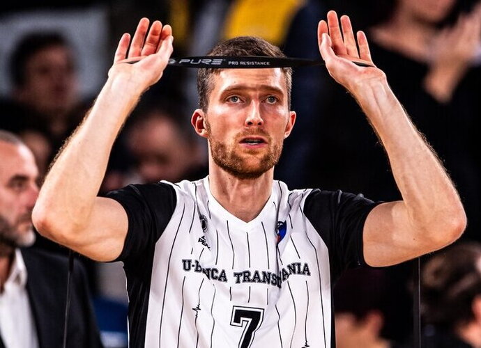 S.Kulvietis į krepšį nemetė