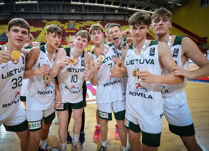 Lietuviai tapo turnyro čempionais (FIBA nuotr.)