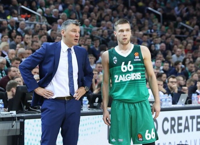 Š.Jasikevičius pasitiki P.Valinsku (Rokas Lukoševičius, Fotodiena.lt)