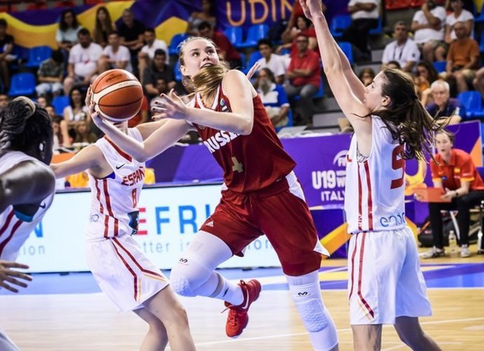 Rusės ir ispanės sukūrė dar nematytą kuriozą (FIBA Europe nuotr.)