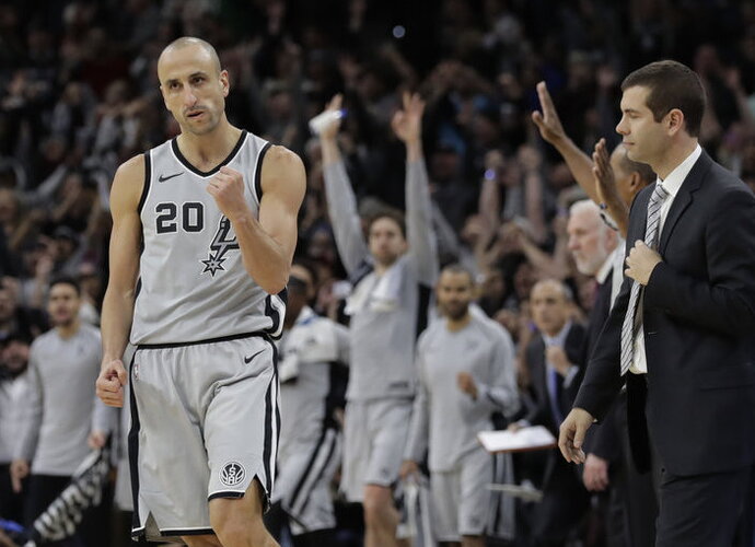E.Ginobili šiame sezone dar rodo, jog turi parako žaisti NBA (Scanpix nuotr.)