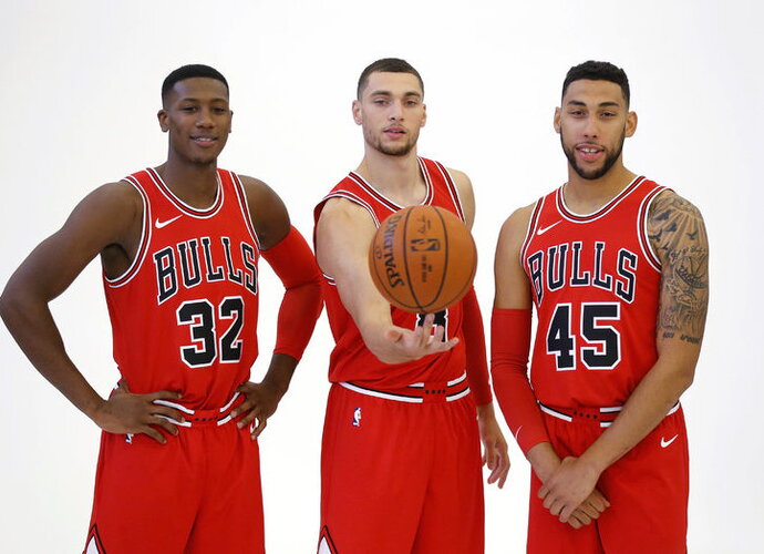 Z.LaVine'as (viduryje) sudarė pelningą sutartį su „adidas“ (Scanpix nuotr.)