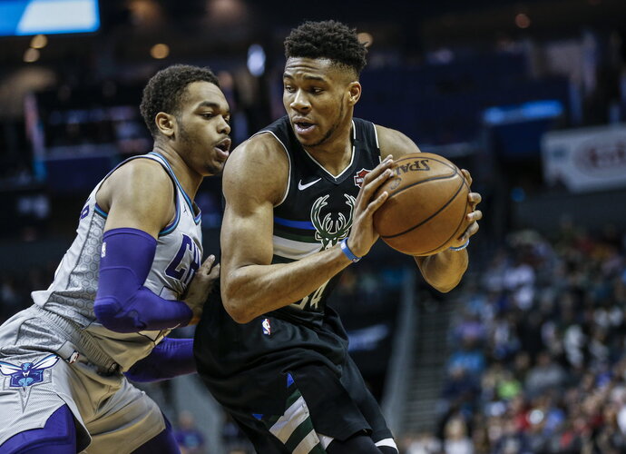 G.Antetokounmpo nežais mažiausiai savaitę (Scanpix nuotr.)