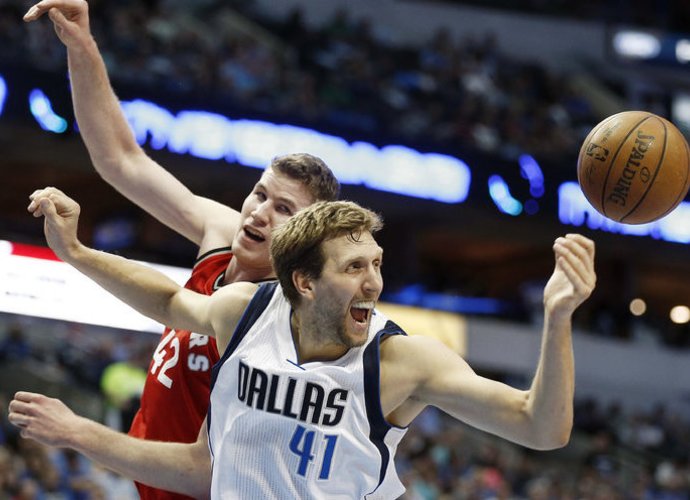 D.Nowitzki dar žais NBA (Scanpix nuotr.)