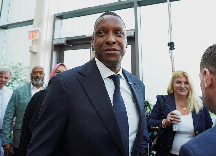 M.Ujiri dirbs Dalase (Scanpix nuotr.)
