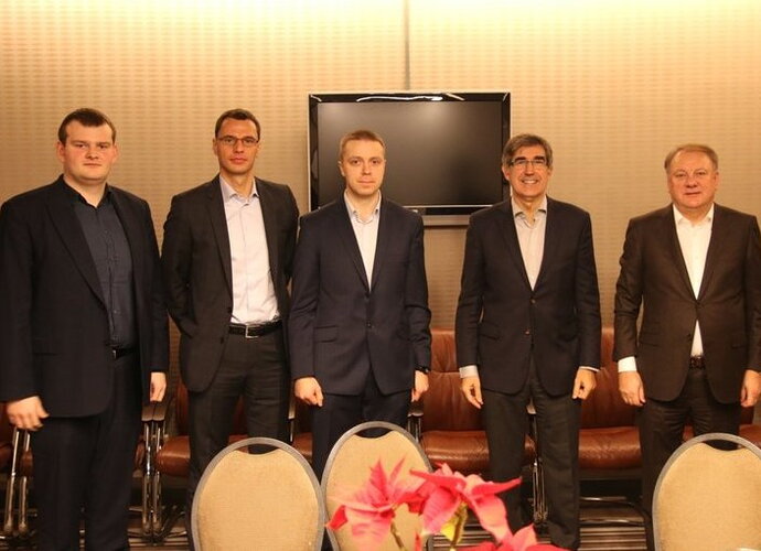 Po susitikimo su Eurolygos vadovu J.Bertomeu šypsenos Lietuvos atstovų veiduose (V.Zajarskas/LKL.lt nuotr.)