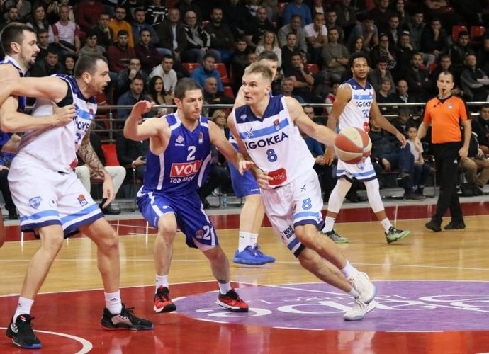 V.Kariniauskas žais „Komandorų“ komandoje