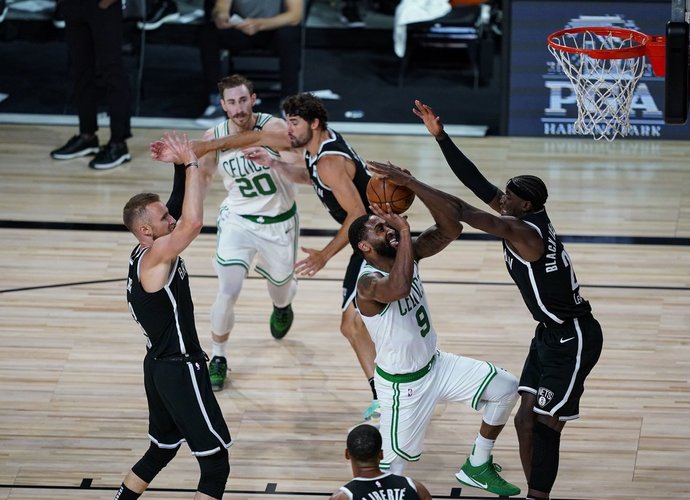 „Celtics“ ir laimėjo, ir patausojo lyderius (Scanpix nuotr.)
