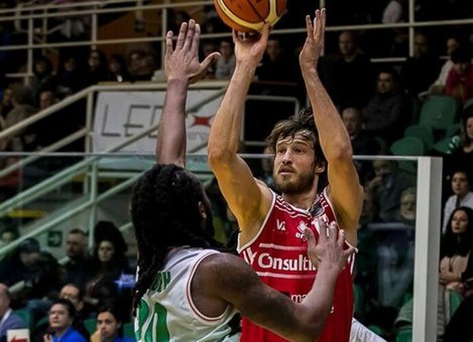S.Jasaitis įmetė 7 taškus