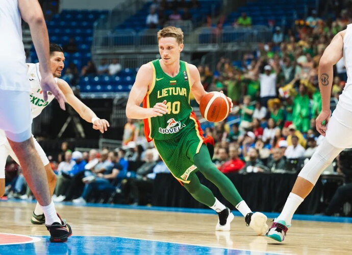 M.Grigonis patempė rinktinės puolimą (FIBA nuotr.)